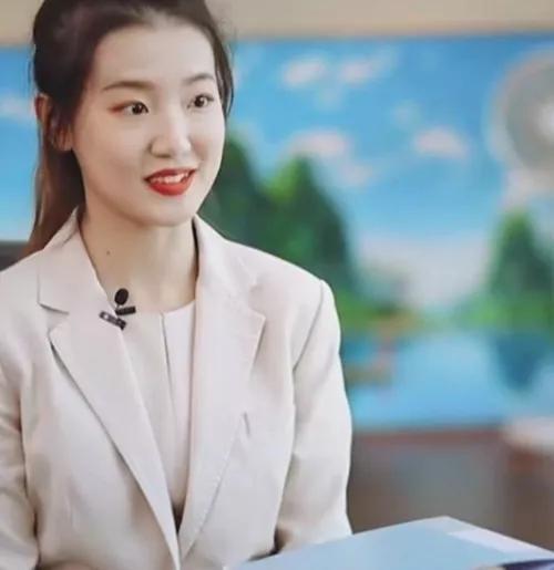 格力总裁，董明珠的领导智慧与企业创新之路
