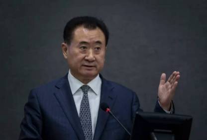 王健林，从白手起家到全球资产巨擘的传奇之路